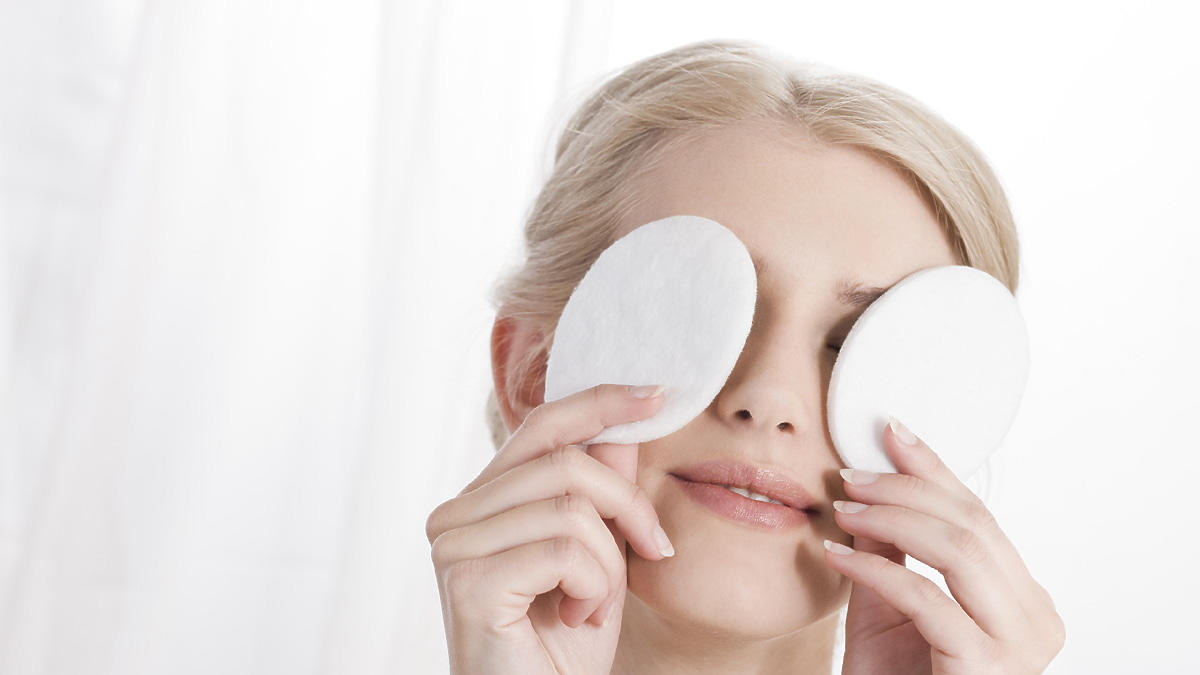 eye make-up removal